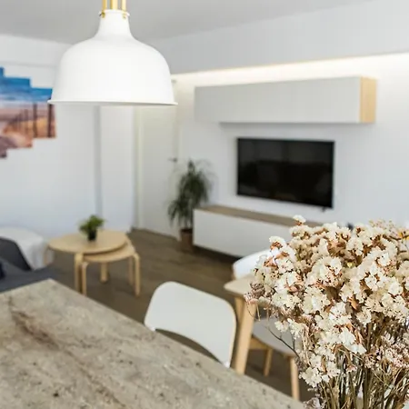 Malaga Beach Apartment *