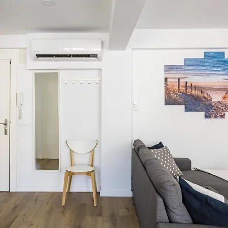 Malaga Beach Apartment *