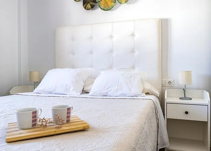 Malaga Beach Apartment *