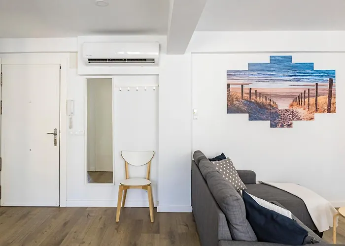 Malaga Beach Apartment *